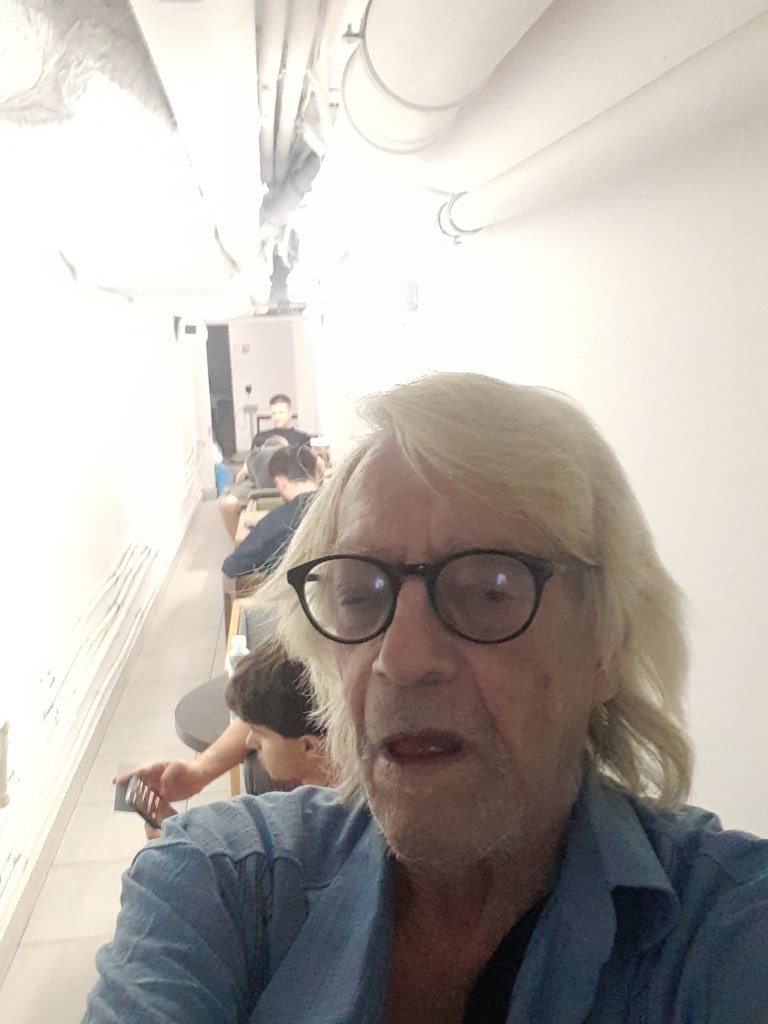 Jacobo dans un abri a- Lviv- un jour de juillet